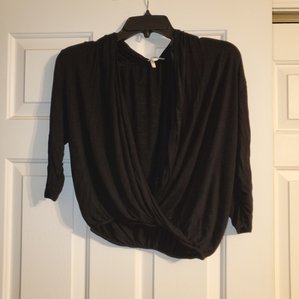 LOW V crop top